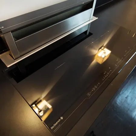 Champs-elysees Luxe Palace * パリ