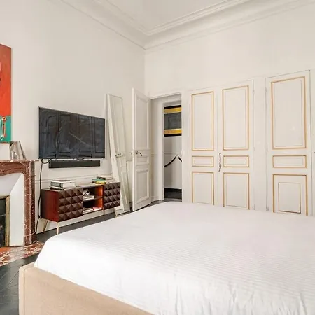 Champs-elysees Luxe Palace
