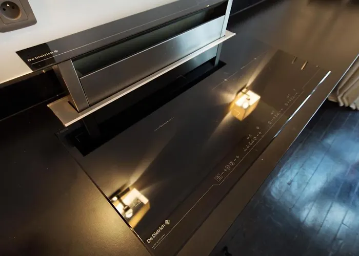 Champs-elysees Luxe Palace * パリ