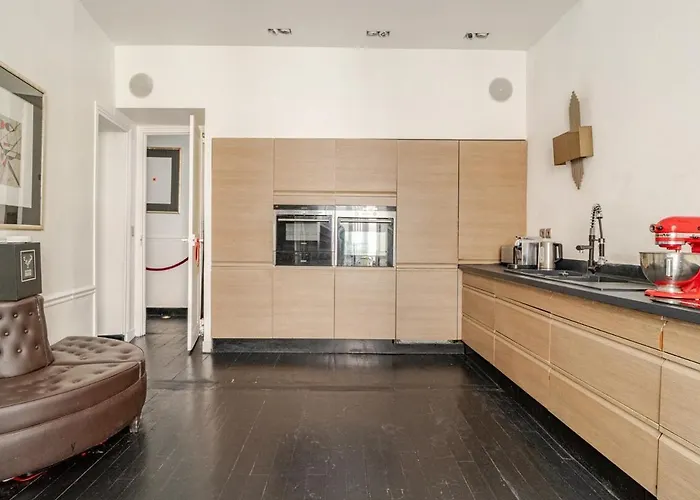 Champs-elysees Luxe Palace Apartment