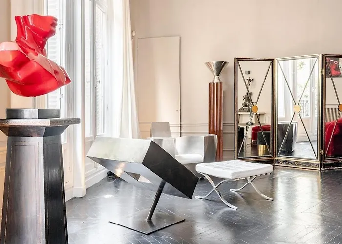 Champs-elysees Luxe Palace アパート パリ