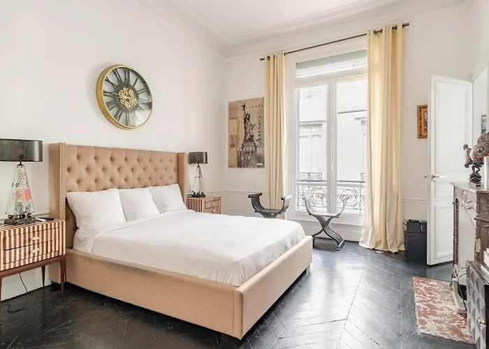 Champs-elysees Luxe Palace *