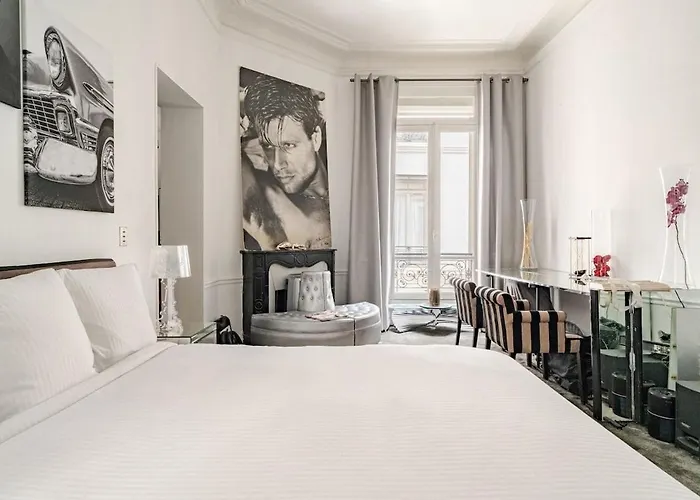 Champs-elysees Luxe Palace パリ