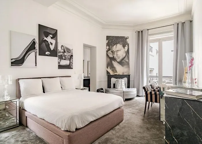 Champs-elysees Luxe Palace *