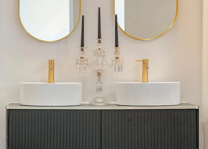 Champs-elysees Luxe Palace Apartment