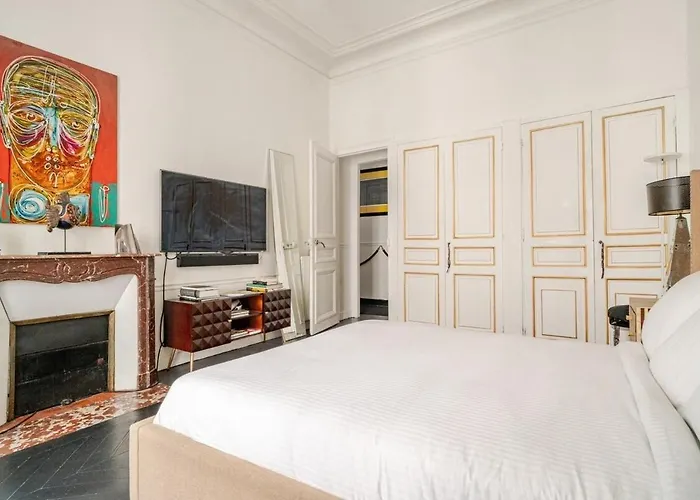 Champs-elysees Luxe Palace