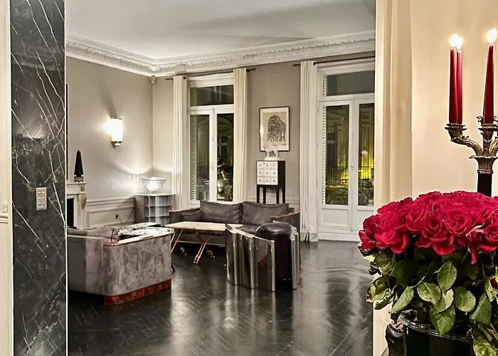 Champs-elysees Luxe Palace