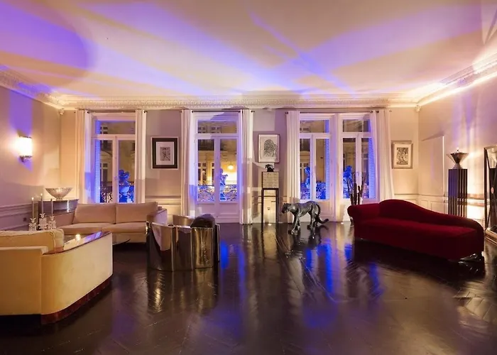 Champs-elysees Luxe Palace 아파트 파리