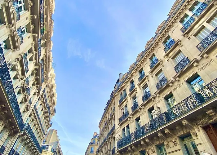 Champs-elysees Luxe Palace